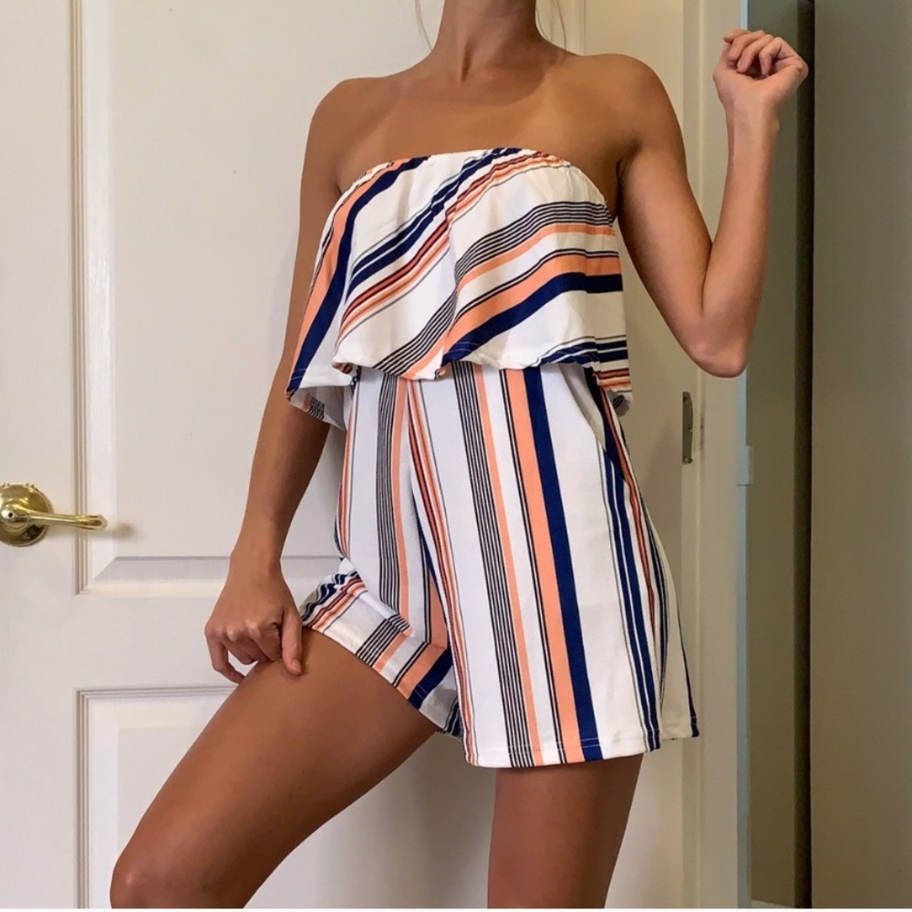 Stripped strapless romper